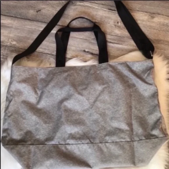 Pink Victoria’s Secret Weekend Tote - Picture 4 of 5